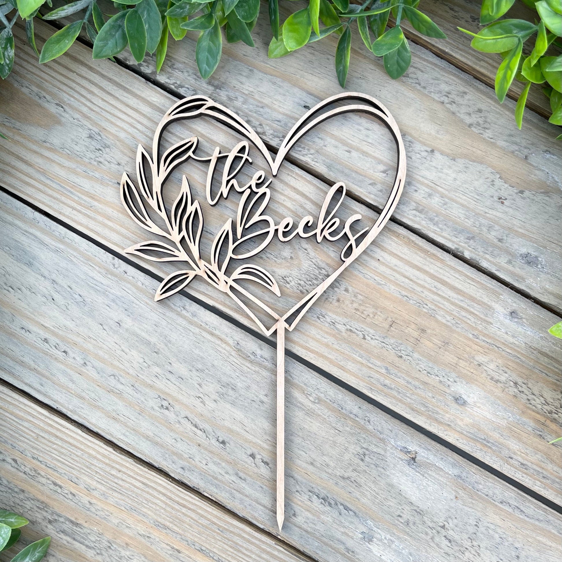 Heart Wedding Cake Topper - Custom Mr & Mrs Wood Sign With Last Name - Wedding Wood Sign